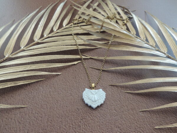 Pendentif dentelle d'antan